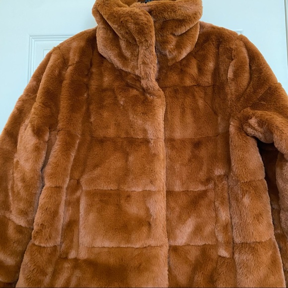 ❌Sold❌BNWT Cognac NVLT Women’s Faux Bunny Fur Puffer - Picture 7 of 9